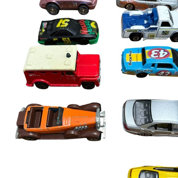 VINTAGE LOT Hot Wheels Matchbox Ertl Darda RealToy Cars AS IS - Picture 7 of 8